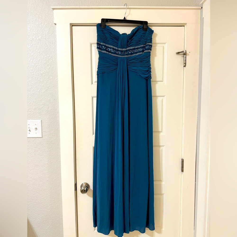 BCBGMAXAZRIA Blue Evening Gown. Strapless with beading on bust. Women’s M.